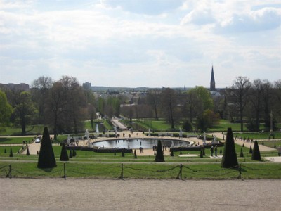 Das Schloss Sanssouci mit seinen ehem. Weinbergterrassen