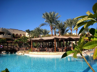 Pool Island Grill
