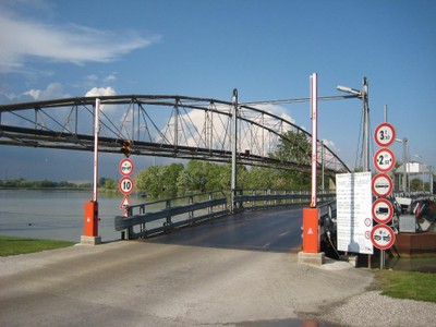 Mautbrücke , für Räder frei